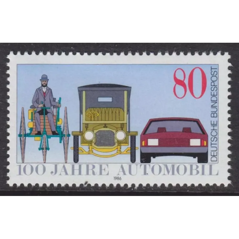 Tricycle Benz, berline, 1912 et voiture moderne